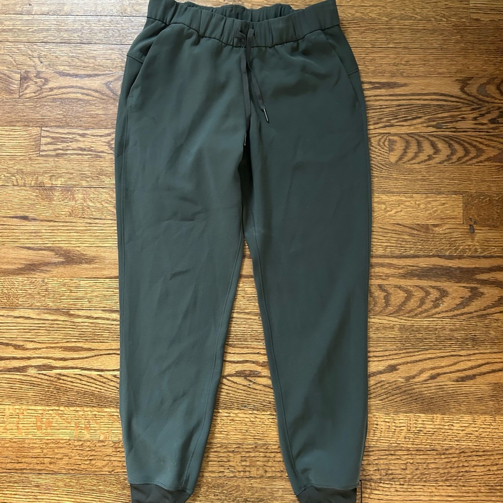 Lululemon Green Jogger Pants size 6